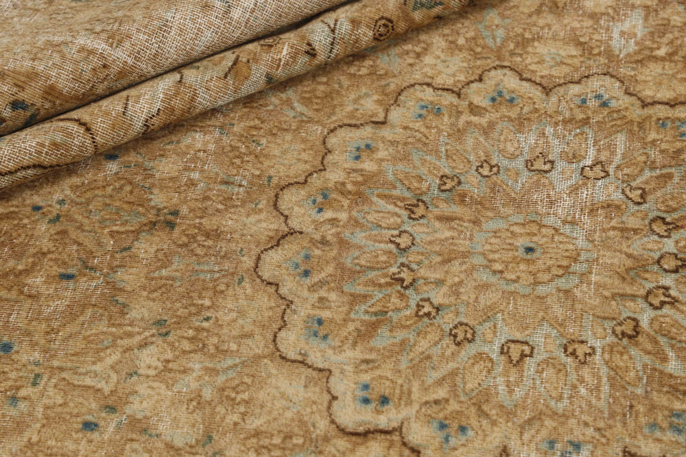 Vintage Kerman Collection: Antique Persian Hand-Knotted Rugs in Recoloured, Stonewashed Finishes302 cm x 397 cm