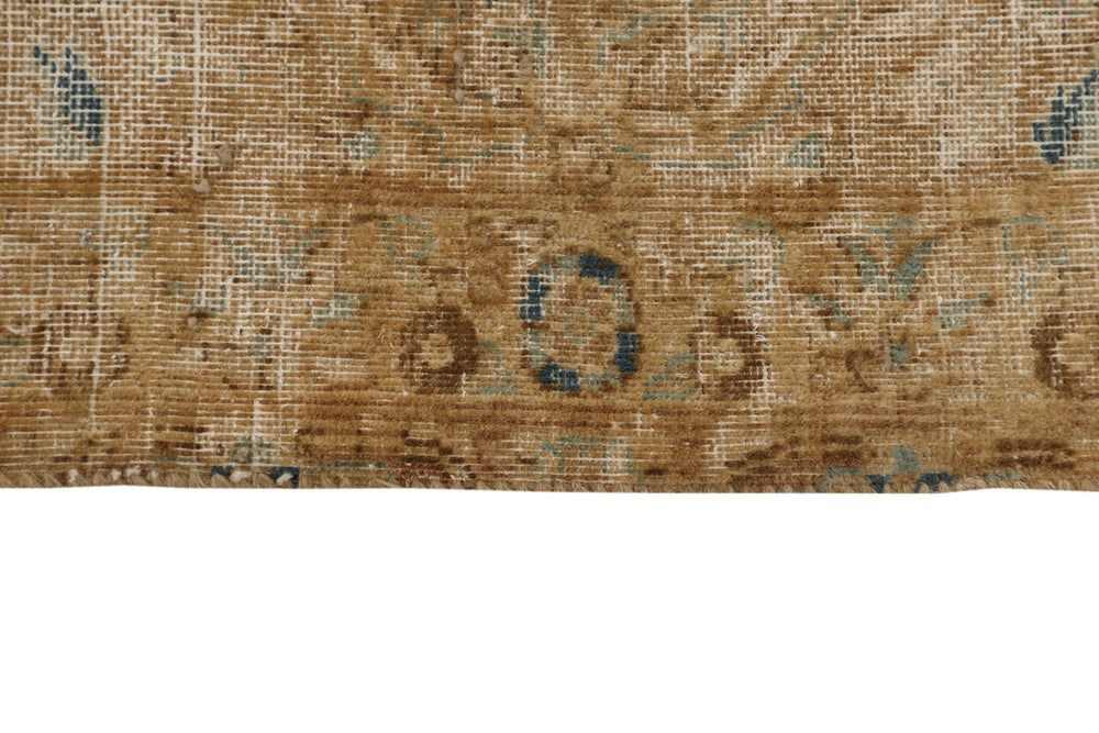 Vintage Kerman Collection: Antique Persian Hand-Knotted Rugs in Recoloured, Stonewashed Finishes302 cm x 397 cm