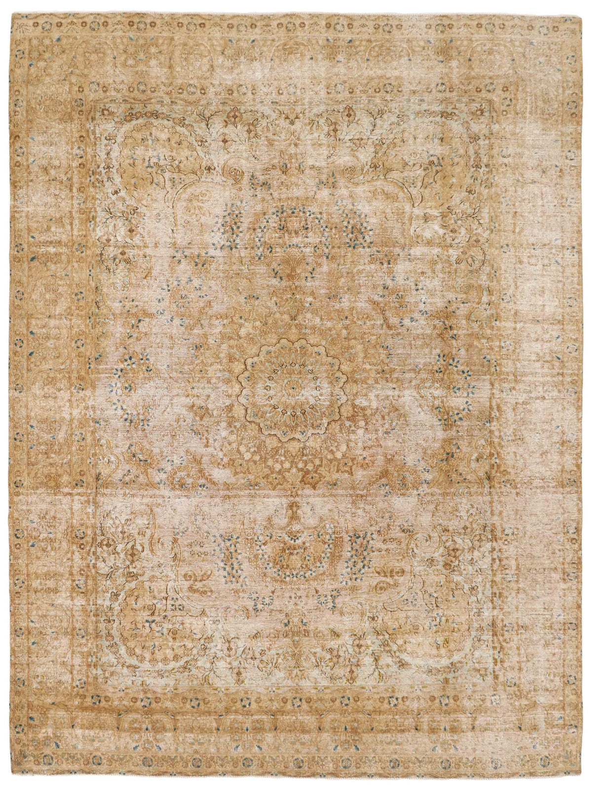 Vintage Kerman Collection: Antique Persian Hand-Knotted Rugs in Recoloured, Stonewashed Finishes302 cm x 397 cm