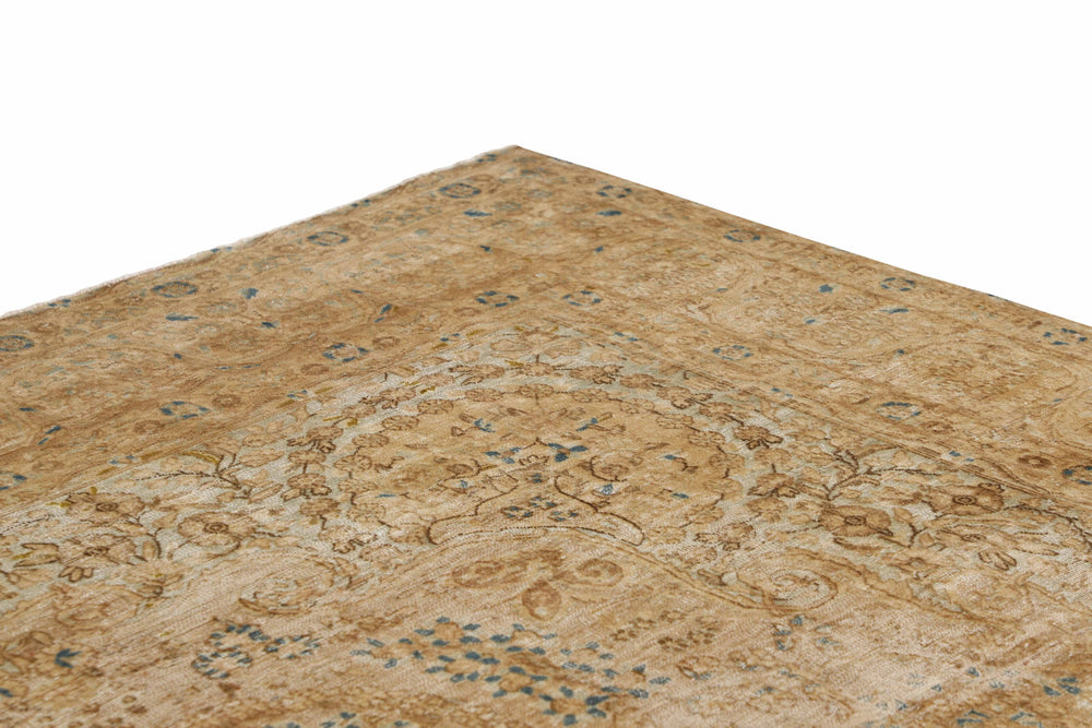 Vintage Kerman Collection: Antique Persian Hand-Knotted Rugs in Recoloured, Stonewashed Finishes302 cm x 397 cm