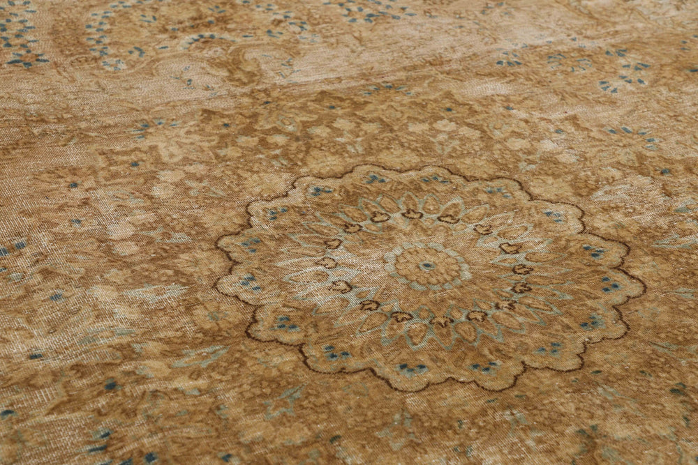 Vintage Kerman Collection: Antique Persian Hand-Knotted Rugs in Recoloured, Stonewashed Finishes302 cm x 397 cm