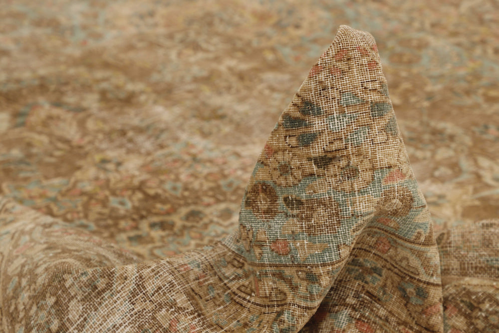 Vintage Kerman Collection: Antique Persian Hand-Knotted Rugs in Recoloured, Stonewashed Finishes285 cm x 410 cm