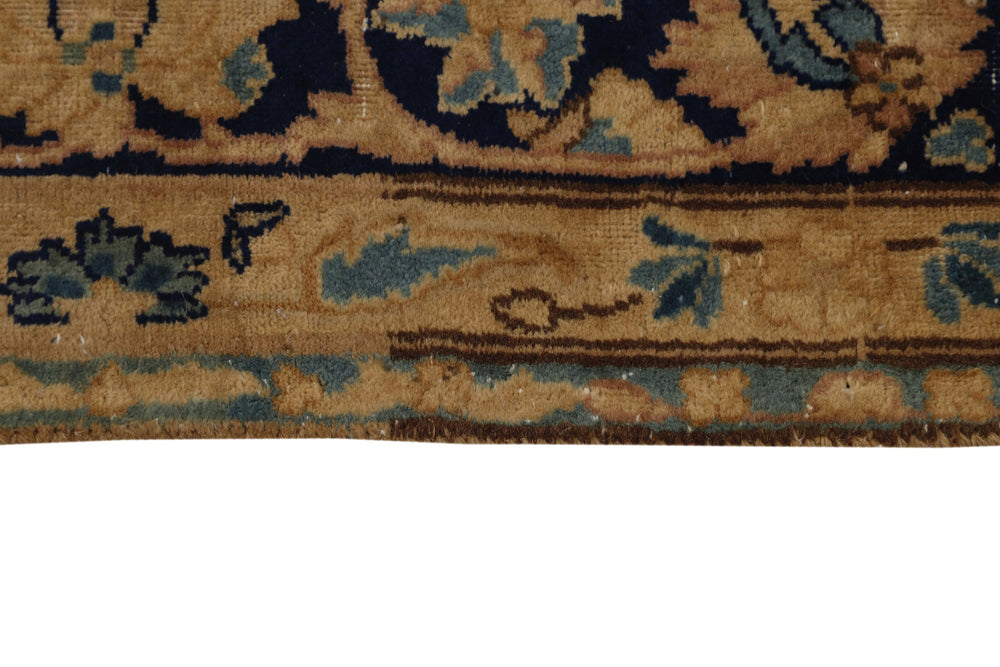 Vintage Kerman Collection: Antique Persian Hand-Knotted Rugs in Recoloured, Stonewashed Finishes268 cm x 429 cm