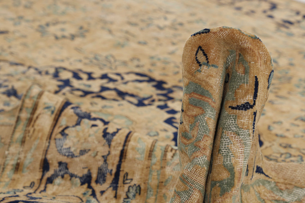 Vintage Kerman Collection: Antique Persian Hand-Knotted Rugs in Recoloured, Stonewashed Finishes268 cm x 429 cm