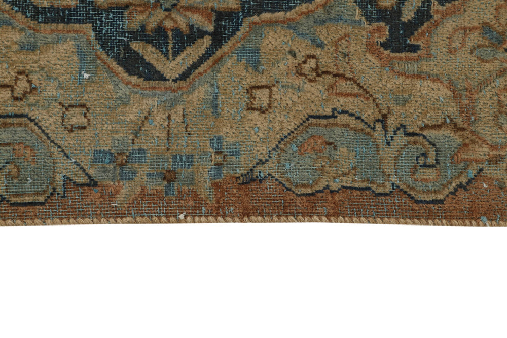 Vintage Kerman Collection: Antique Persian Hand-Knotted Rugs in Recoloured, Stonewashed Finishes300 cm x 398 cm