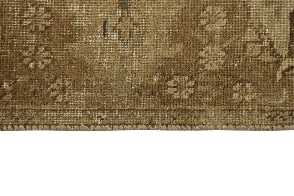 Vintage Royal Collection: Antique Persian Hand-Knotted Rugs in Stonewashed, Recoloured Finishes275 cm x 378 cm