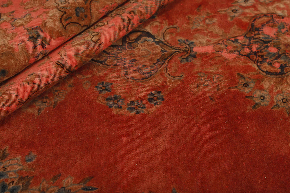 Vintage Kerman Collection: Antique Persian Hand-Knotted Rugs in Recoloured, Stonewashed Finishes303 cm x 406 cm