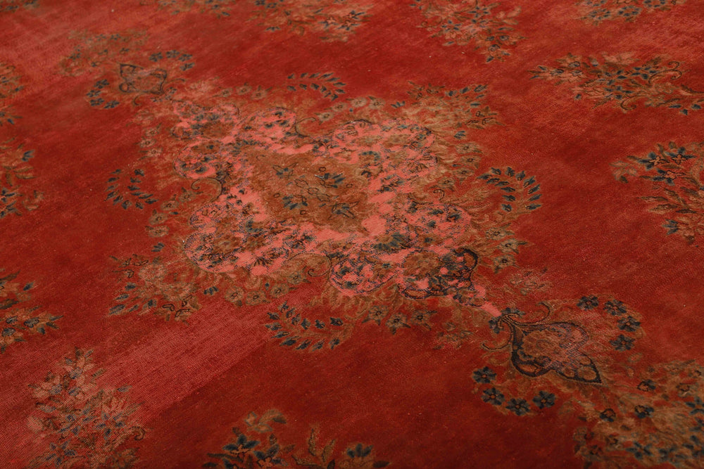 Vintage Kerman Collection: Antique Persian Hand-Knotted Rugs in Recoloured, Stonewashed Finishes303 cm x 406 cm