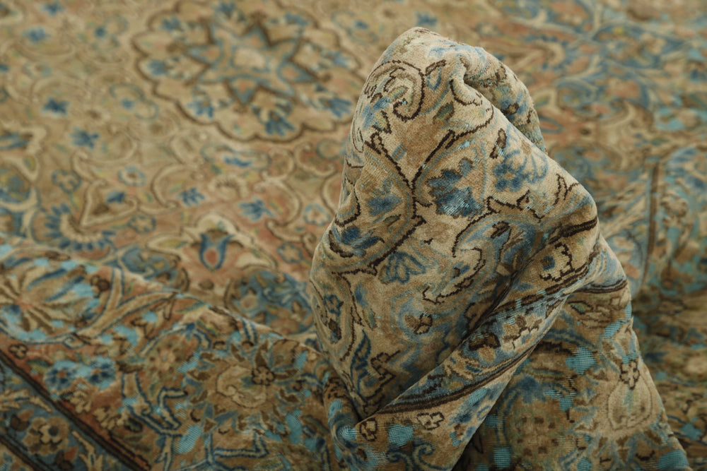 Vintage Kerman Collection: Antique Persian Hand-Knotted Rugs in Recoloured, Stonewashed Finishes291 cm x 460 cm