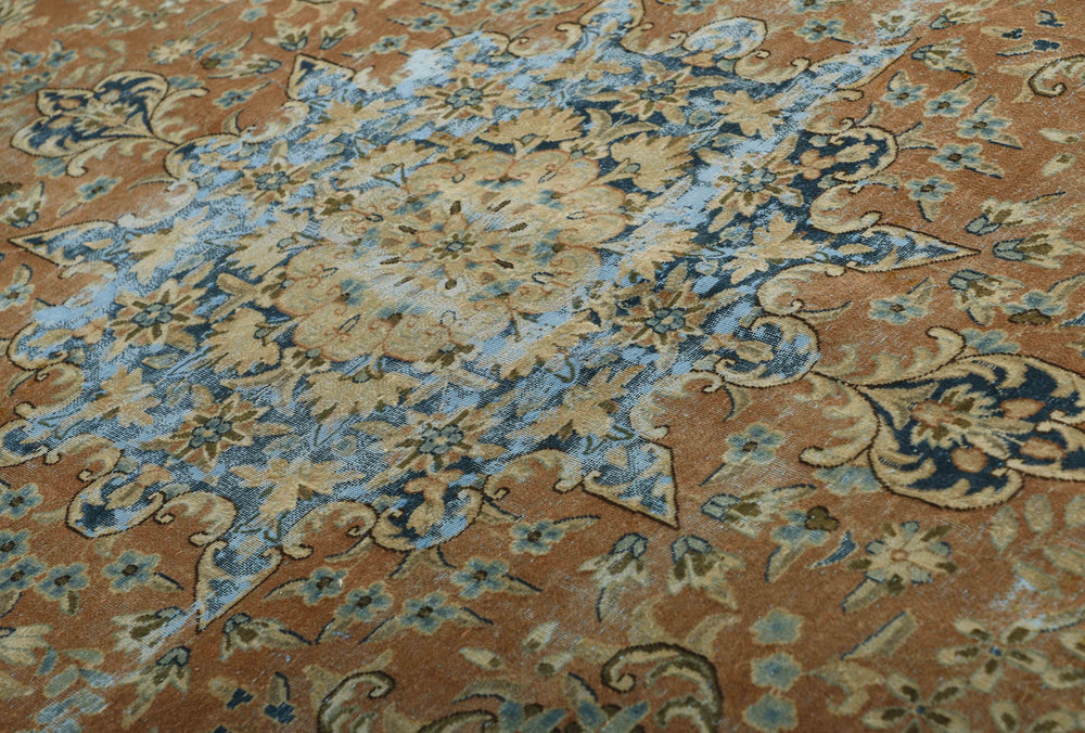 Vintage Kerman Collection: Antique Persian Hand-Knotted Rugs in Recoloured, Stonewashed Finishes293 cm x 391 cm