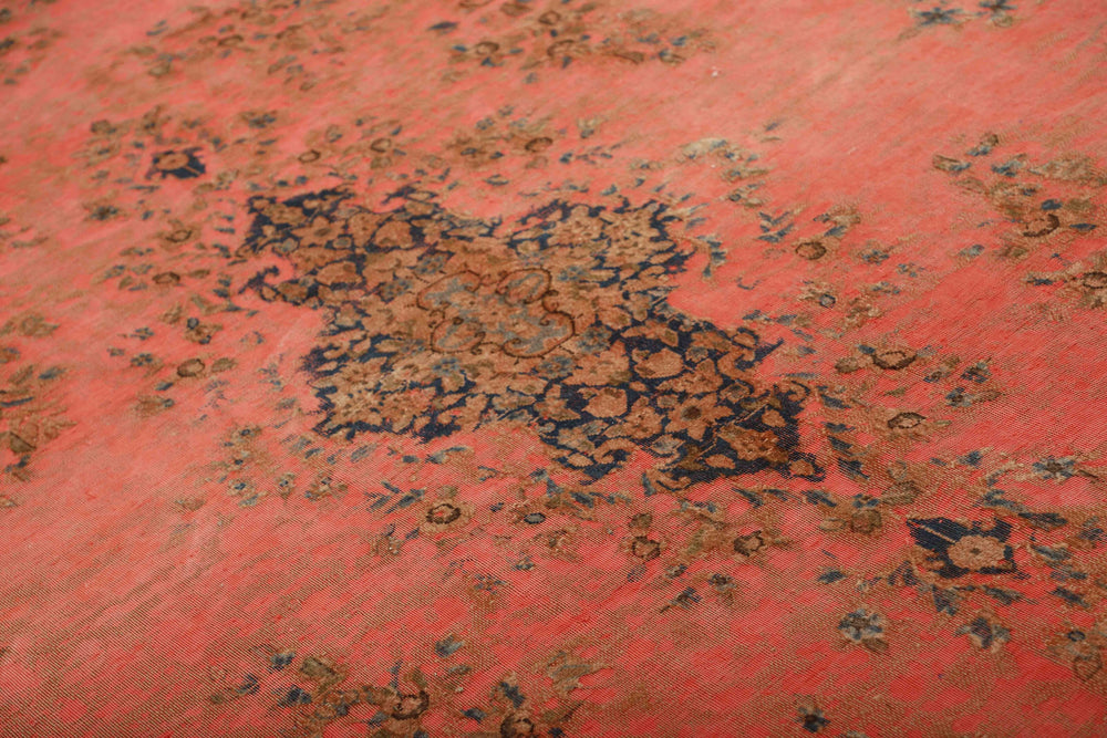 Vintage Kerman Collection: Antique Persian Hand-Knotted Rugs in Recoloured, Stonewashed Finishes293 cm x 413 cm