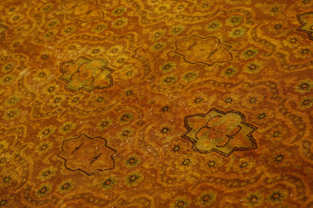 Vintage Kerman Collection: Antique Persian Hand-Knotted Rugs in Recoloured, Stonewashed Finishes299 cm x 389 cm