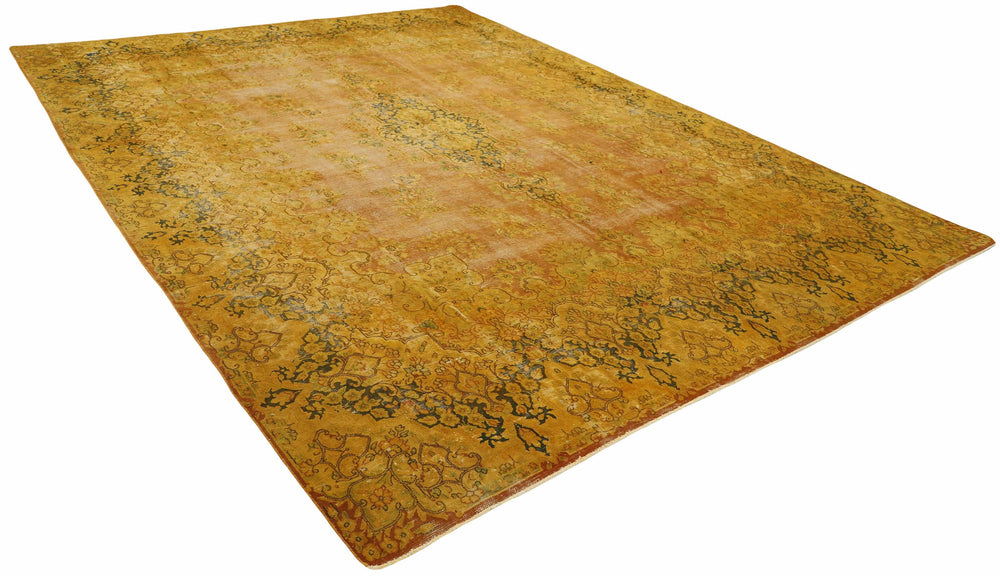 Vintage Kerman Collection: Antique Persian Hand-Knotted Rugs in Recoloured, Stonewashed Finishes290 cm x 398 cm