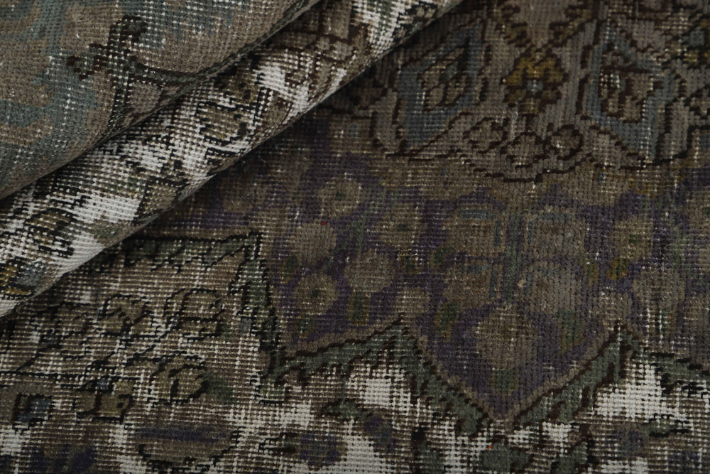 Vintage Royal Collection: Antique Persian Hand-Knotted Rugs in Stonewashed, Recoloured Finishes180 cm x 283 cm