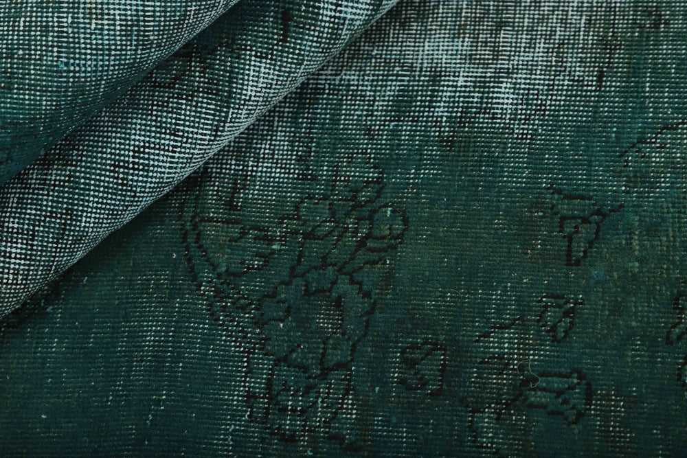 Vintage Royal Collection: Antique Persian Hand-Knotted Rugs in Stonewashed, Recoloured Finishes189 cm x 283 cm