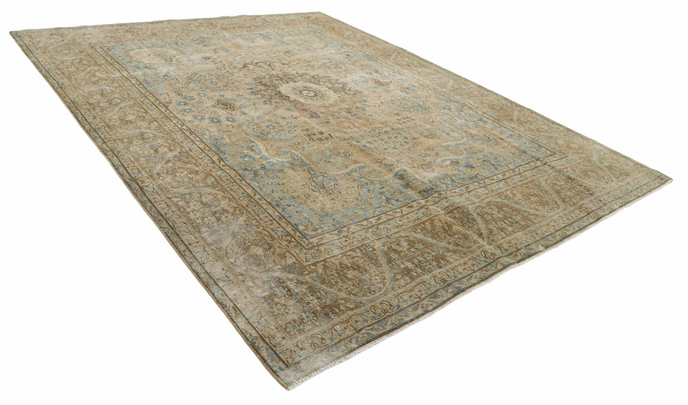 Vintage Royal Collection: Antique Persian Hand-Knotted Rugs in Stonewashed, Recoloured Finishes303 cm x 387 cm
