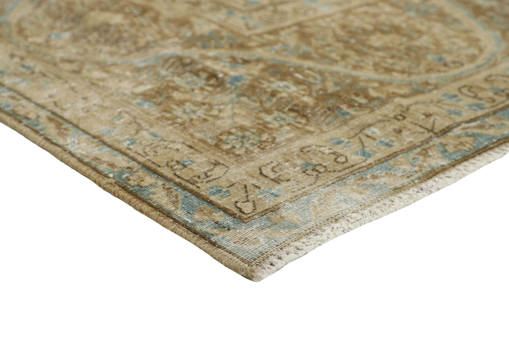 Vintage Royal Collection: Antique Persian Hand-Knotted Rugs in Stonewashed, Recoloured Finishes303 cm x 387 cm