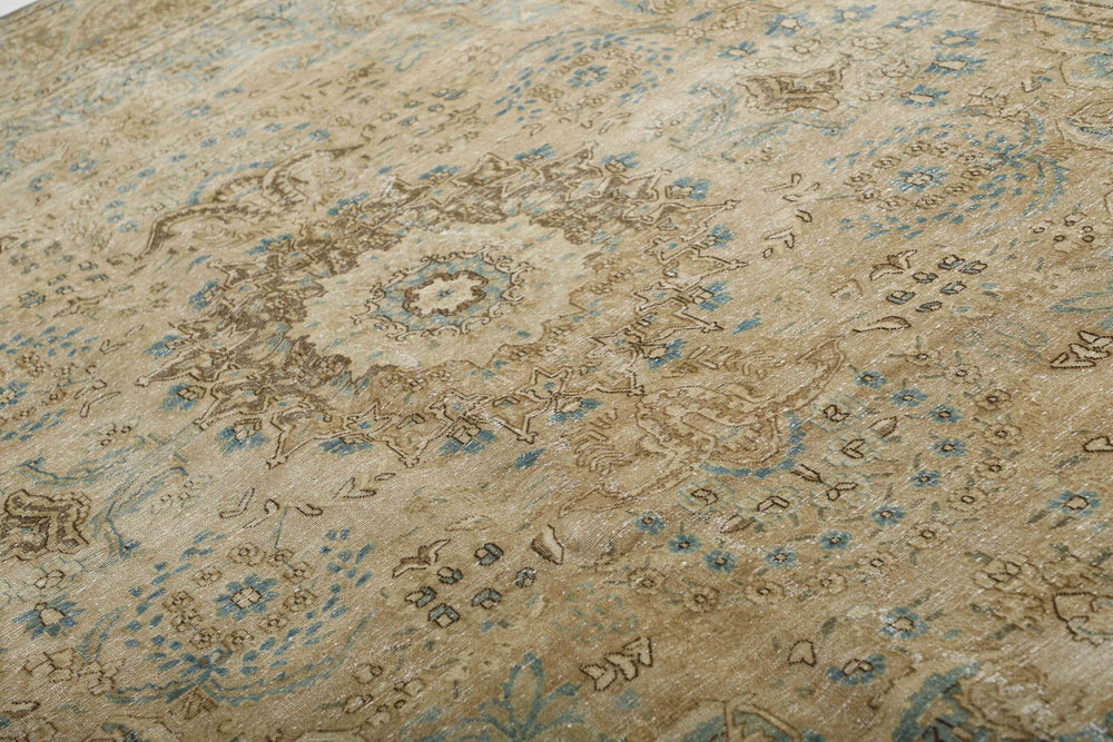 Vintage Royal Collection: Antique Persian Hand-Knotted Rugs in Stonewashed, Recoloured Finishes303 cm x 387 cm