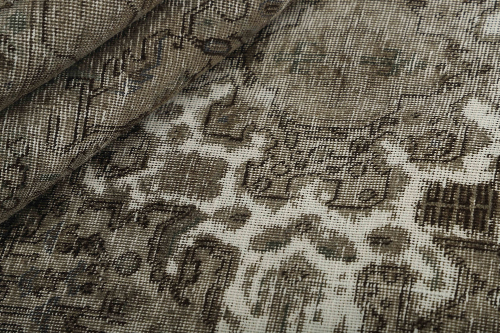 Vintage Royal Collection: Antique Persian Hand-Knotted Rugs in Stonewashed, Recoloured Finishes198 cm x 290 cm
