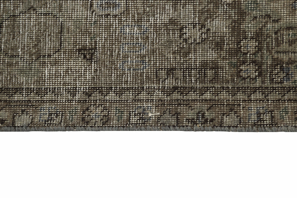 Vintage Royal Collection: Antique Persian Hand-Knotted Rugs in Stonewashed, Recoloured Finishes198 cm x 290 cm