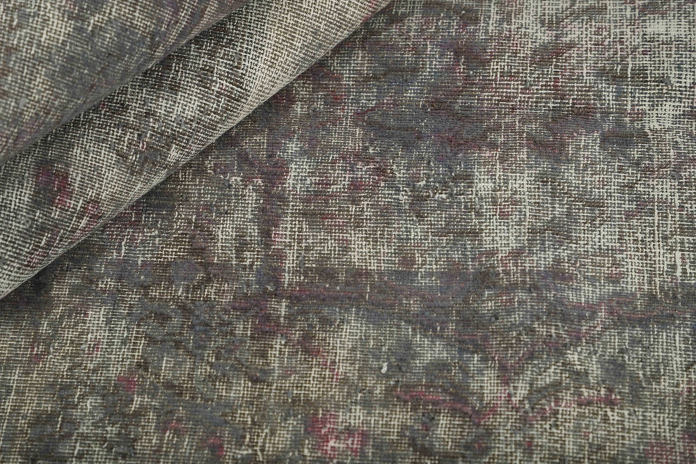 Vintage Royal Collection: Antique Persian Hand-Knotted Rugs in Stonewashed, Recoloured Finishes190 cm x 281 cm