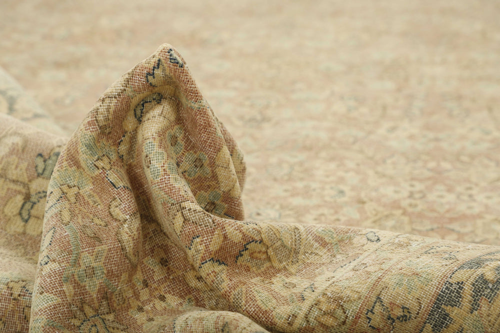Vintage Kerman Fine Collection: Antique Persian Hand-Knotted Rugs in Stonewashed, Recoloured Finishes290 cm x 394 cm