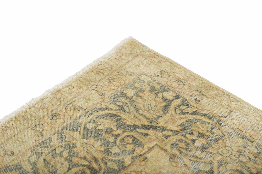 Vintage Kerman Fine Collection: Antique Persian Hand-Knotted Rugs in Stonewashed, Recoloured Finishes290 cm x 394 cm