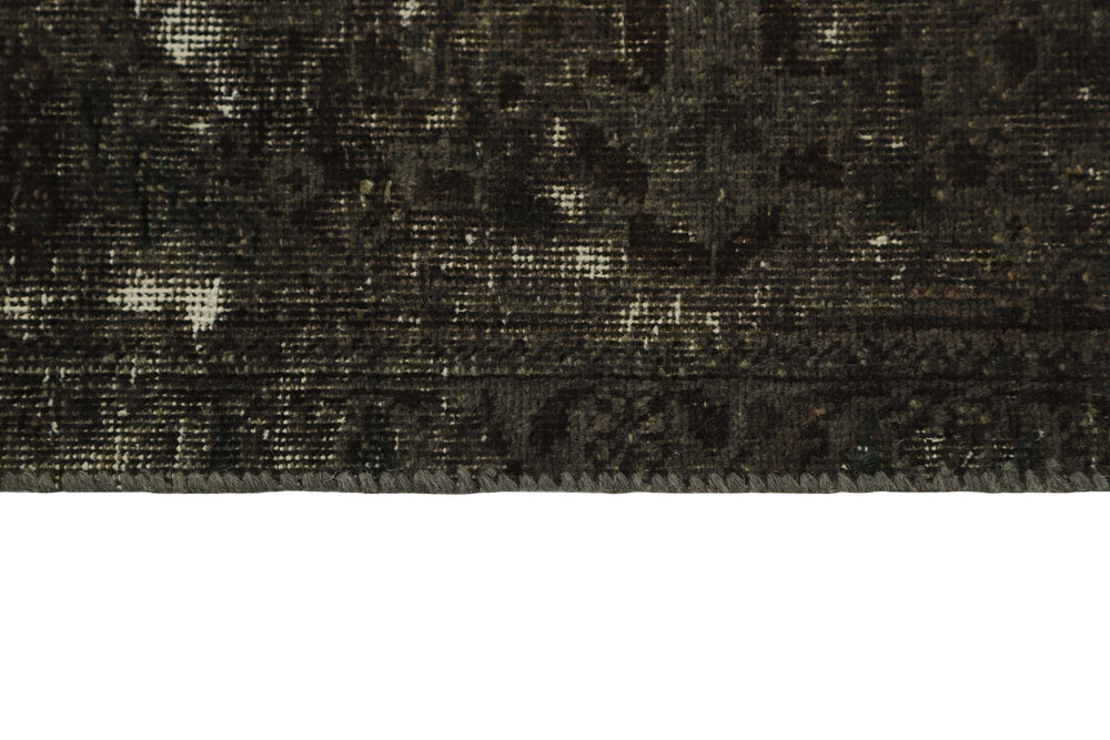 Vintage Royal Collection: Antique Persian Hand-Knotted Rugs in Stonewashed, Recoloured Finishes208 cm x 286 cm