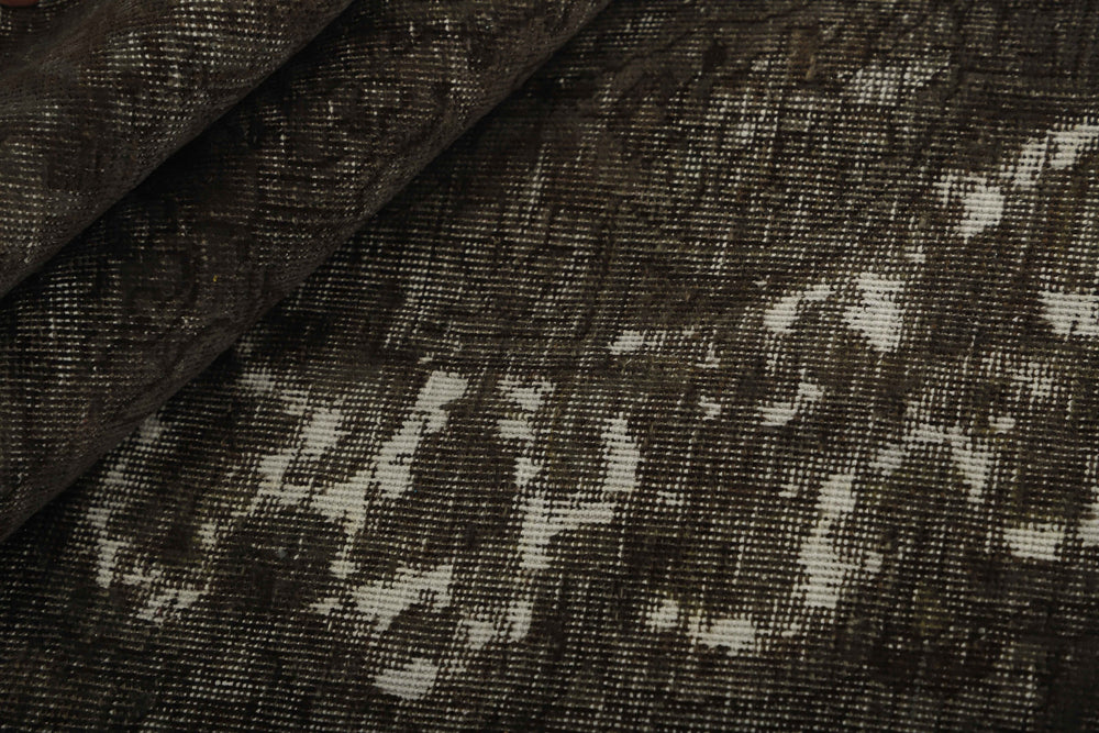 Vintage Royal Collection: Antique Persian Hand-Knotted Rugs in Stonewashed, Recoloured Finishes225 cm x 312 cm