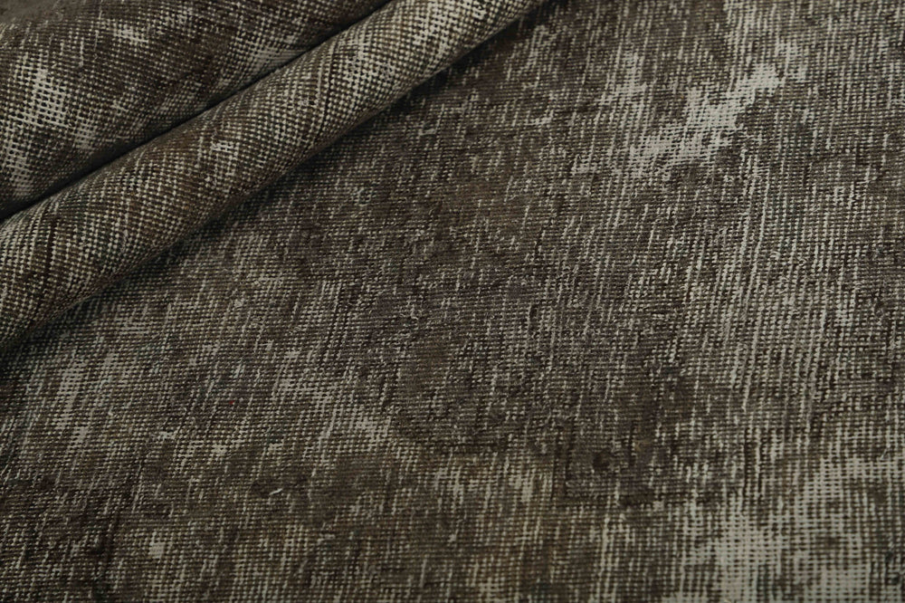 Vintage Royal Collection: Antique Persian Hand-Knotted Rugs in Stonewashed, Recoloured Finishes290 cm x 363 cm