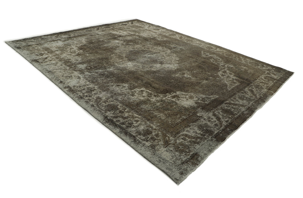 Vintage Royal Collection: Antique Persian Hand-Knotted Rugs in Stonewashed, Recoloured Finishes290 cm x 363 cm