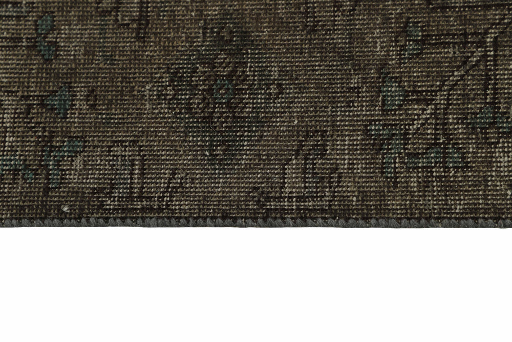 Vintage Royal Collection: Antique Persian Hand-Knotted Rugs in Stonewashed, Recoloured Finishes282 cm x 382 cm