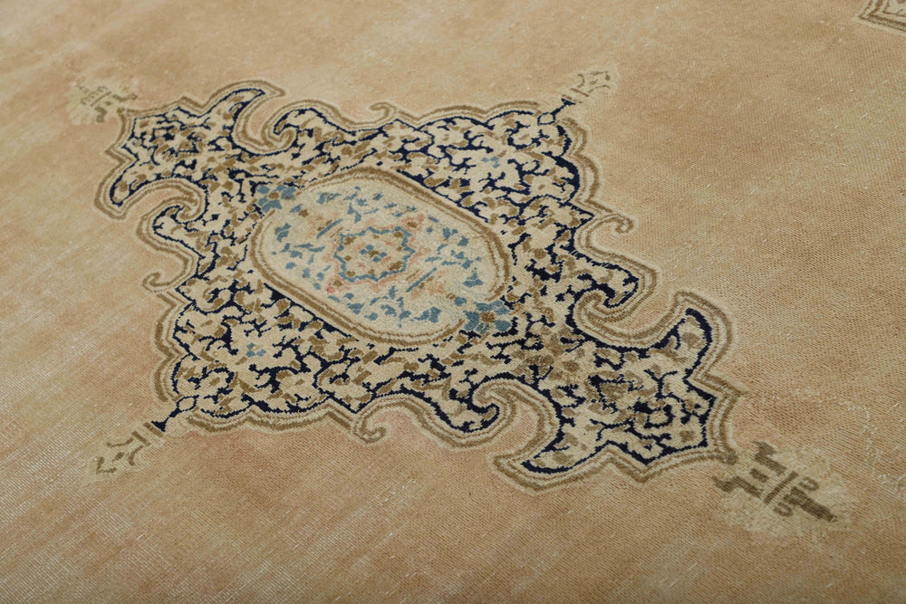 Vintage Kerman Fine Collection: Antique Persian Hand-Knotted Rugs in Stonewashed, Recoloured Finishes289 cm x 382 cm