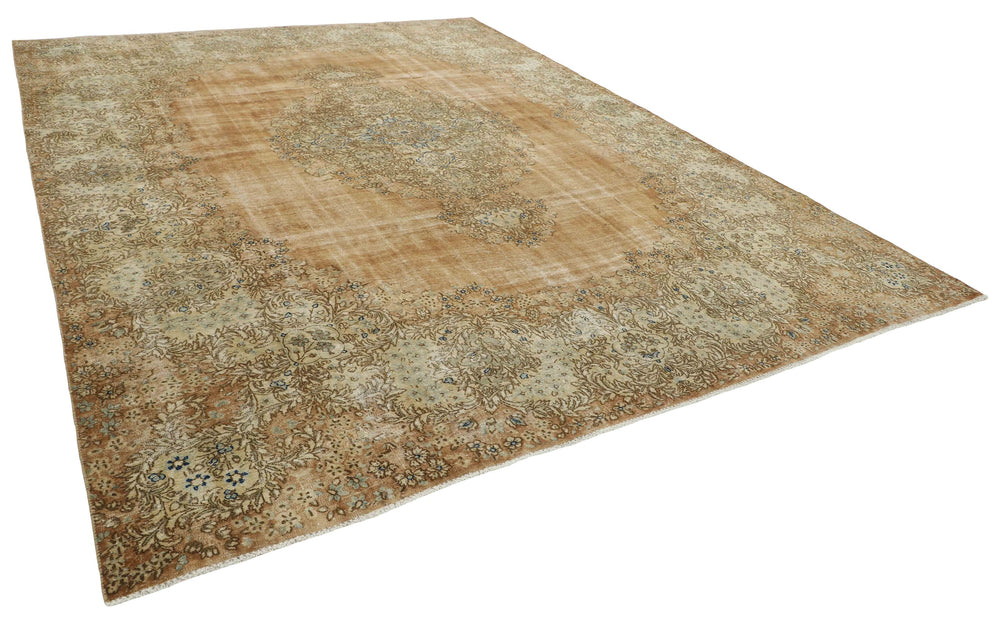 Vintage Kerman Fine Collection: Antique Persian Hand-Knotted Rugs in Stonewashed, Recoloured Finishes300 cm x 395 cm