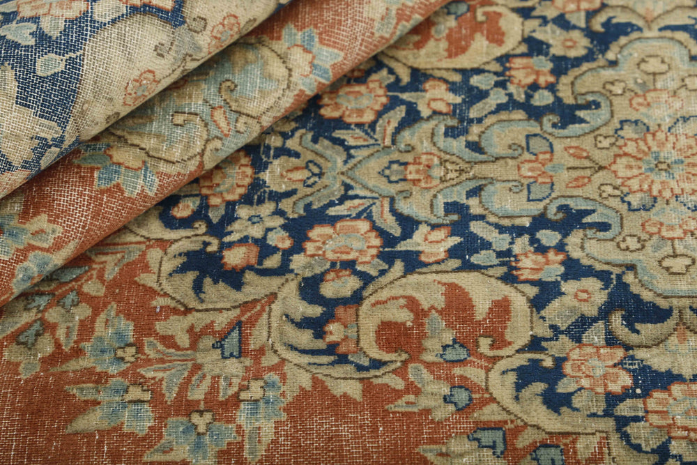 Vintage Kerman Fine Collection: Antique Persian Hand-Knotted Rugs in Stonewashed, Recoloured Finishes307 cm x 407 cm