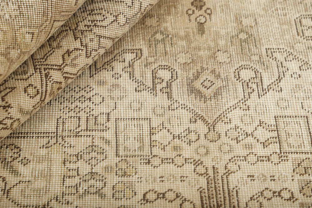Vintage Royal Collection: Antique Persian Hand-Knotted Rugs in Stonewashed, Recoloured Finishes192 cm x 287 cm