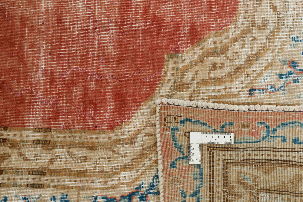 Vintage Kerman Fine Collection: Antique Persian Hand-Knotted Rugs in Stonewashed, Recoloured Finishes288 cm x 406 cm