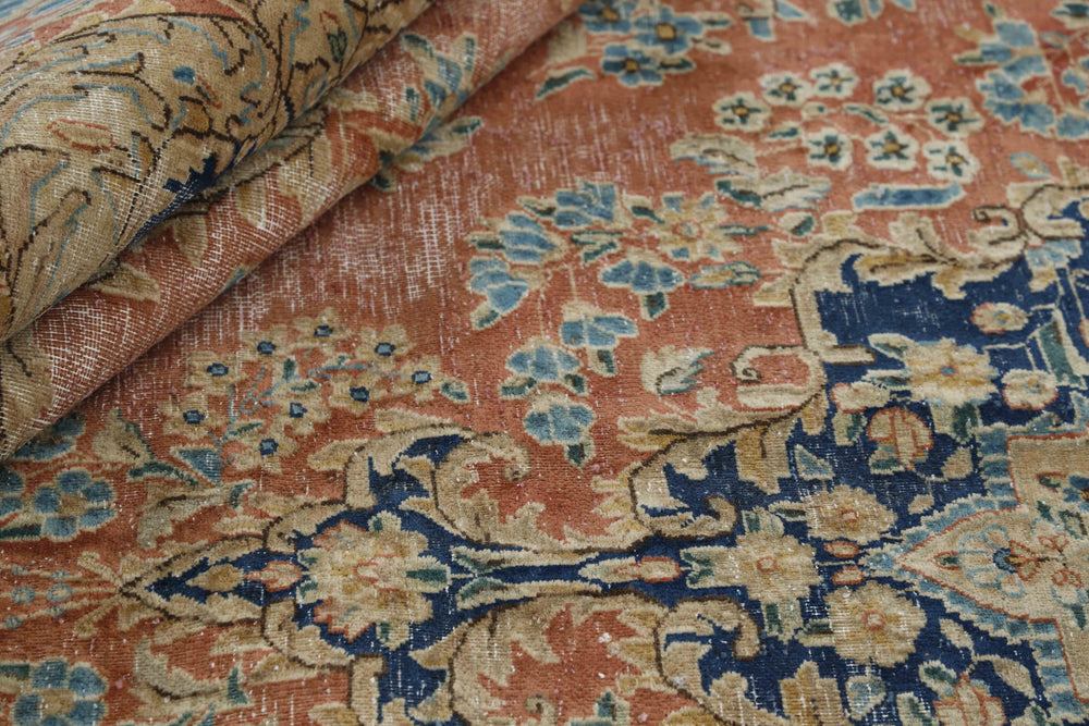 Vintage Kerman Fine Collection: Antique Persian Hand-Knotted Rugs in Stonewashed, Recoloured Finishes295 cm x 402 cm