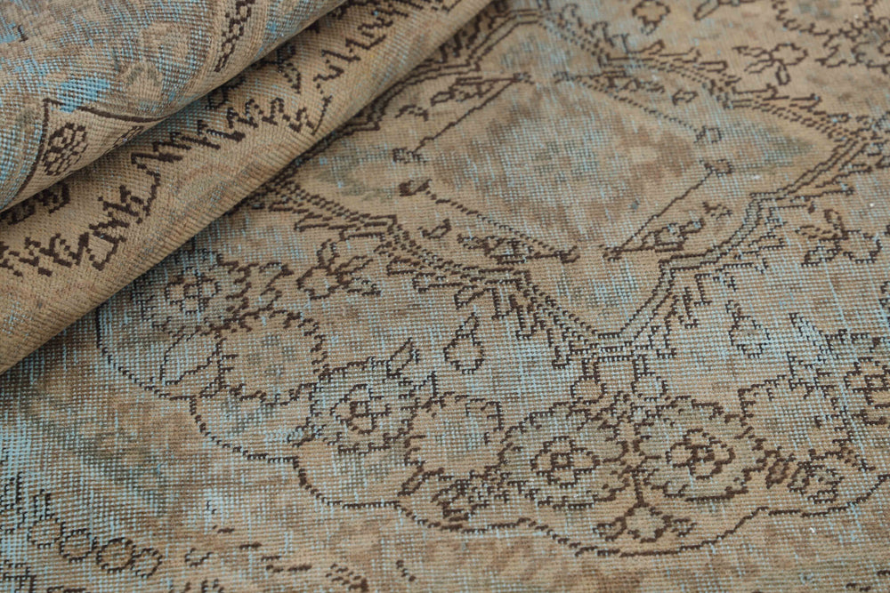 Vintage Royal Collection: Antique Persian Hand-Knotted Rugs in Stonewashed, Recoloured Finishes250 cm x 329 cm