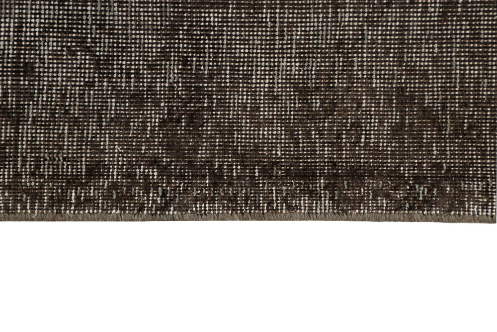 Vintage Royal Collection: Antique Persian Hand-Knotted Rugs in Stonewashed, Recoloured Finishes200 cm x 293 cm