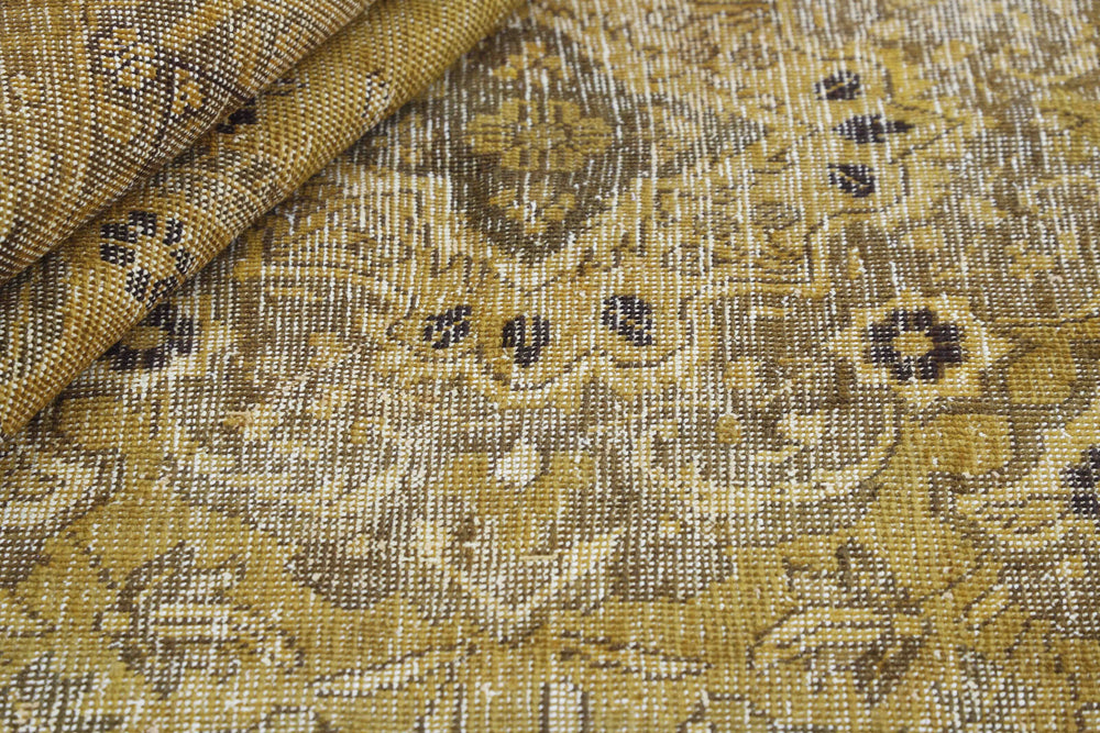 Vintage Royal Collection: Antique Persian Hand-Knotted Rugs in Stonewashed, Recoloured Finishes193 cm x 280 cm