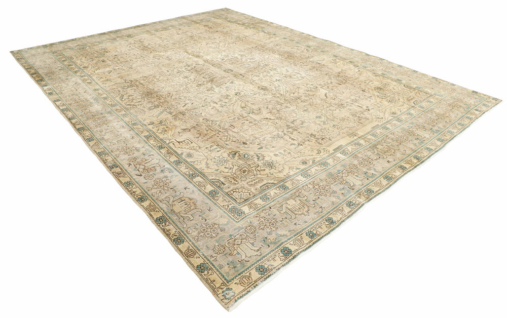 Vintage Royal Collection: Antique Persian Hand-Knotted Rugs in Stonewashed, Recoloured Finishes299 cm x 394 cm