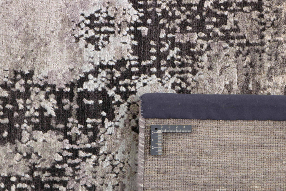 Seduction Rug Collection | High-Quality Hand-Knotted Rugs in Vibrant Colors247 cm x 300 cm