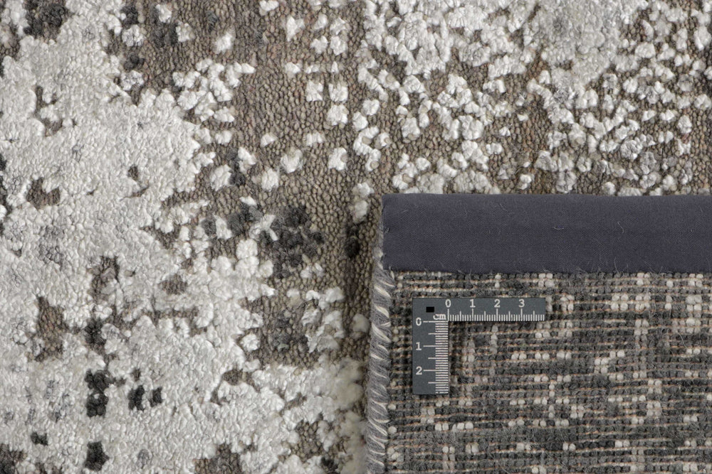 Seduction Rug Collection | High-Quality Hand-Knotted Rugs in Vibrant Colors246 cm x 344 cm