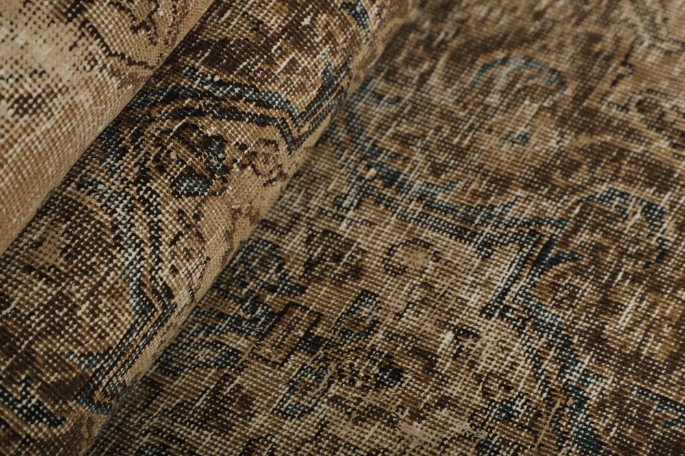Vintage Royal Collection: Antique Persian Hand-Knotted Rugs in Stonewashed, Recoloured Finishes89 cm x 286 cm