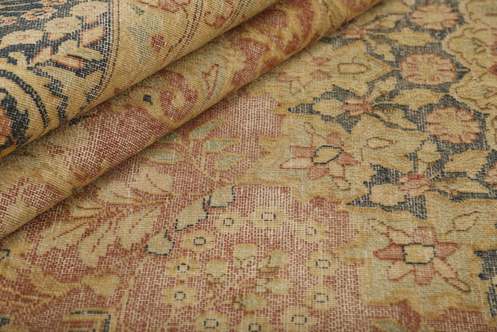 Vintage Kerman Collection: Antique Persian Hand-Knotted Rugs in Recoloured, Stonewashed Finishes267 cm x 364 cm