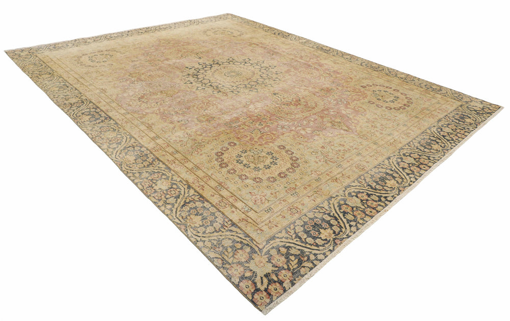 Vintage Kerman Collection: Antique Persian Hand-Knotted Rugs in Recoloured, Stonewashed Finishes267 cm x 364 cm