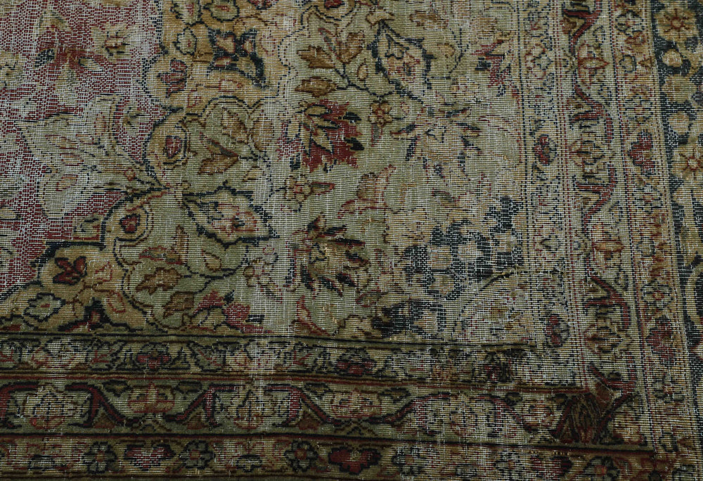 Vintage Kerman Collection: Antique Persian Hand-Knotted Rugs in Recoloured, Stonewashed Finishes302 cm x 431 cm