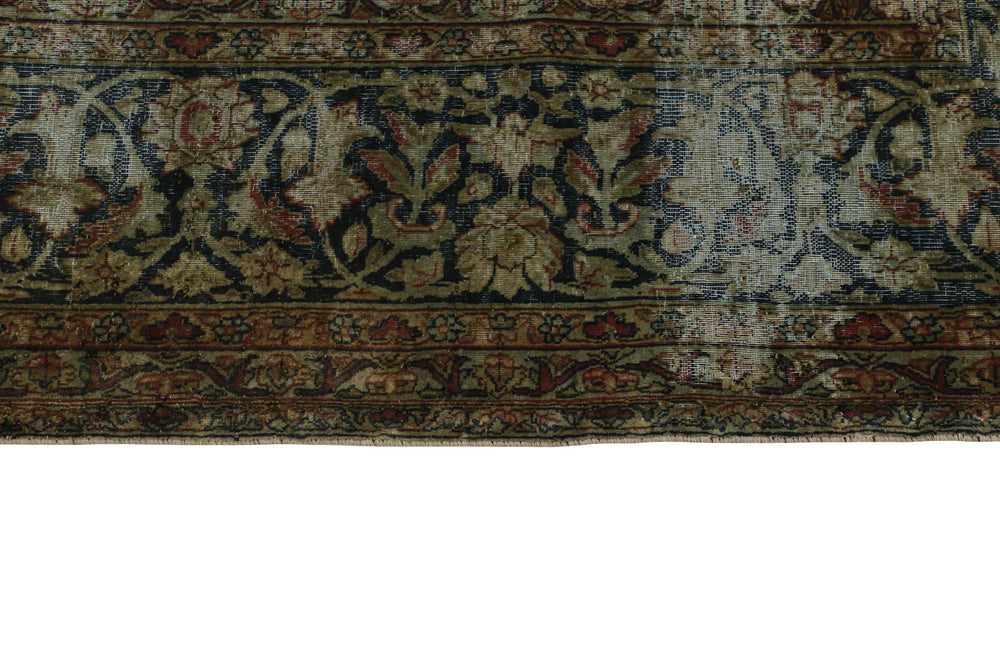Vintage Kerman Collection: Antique Persian Hand-Knotted Rugs in Recoloured, Stonewashed Finishes302 cm x 431 cm
