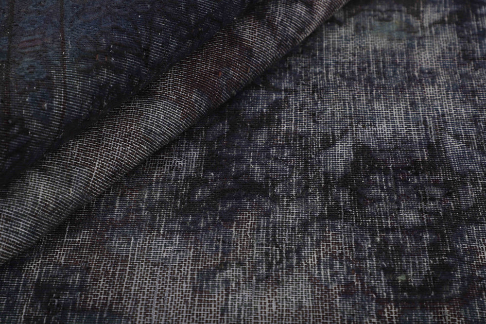 Vintage Kerman Collection: Antique Persian Hand-Knotted Rugs in Recoloured, Stonewashed Finishes195 cm x 305 cm